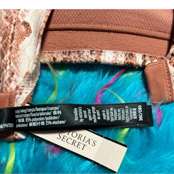 Victoria's Secret Incredible On Point Sports Bra Full Coverage Moderate Support - Picture 6 of 7